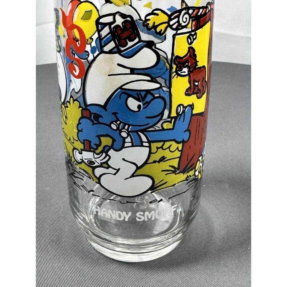 Vintage 1983 Handy Smurf Collector Glass Wallace Berrie‎ Peyo Cartoon Tumbler